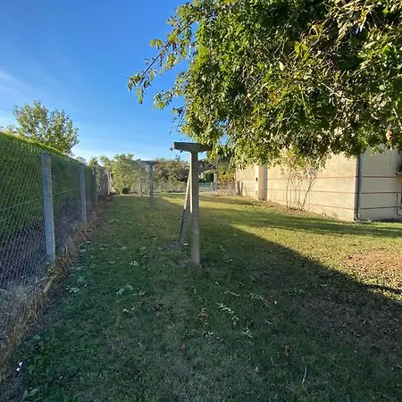Chez Julie -jardin&parking- Futuroscope Jaunay-Clan