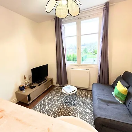 Chez Julie -Jardin&Parking- Futuroscope Appartement *