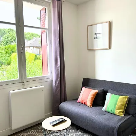 Chez Julie -Jardin&Parking- Futuroscope 公寓 若奈克兰